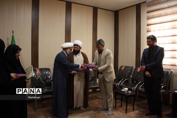 جلسه کمیته فرهنگی در دفتر امام جمعه بخش جوادآباد