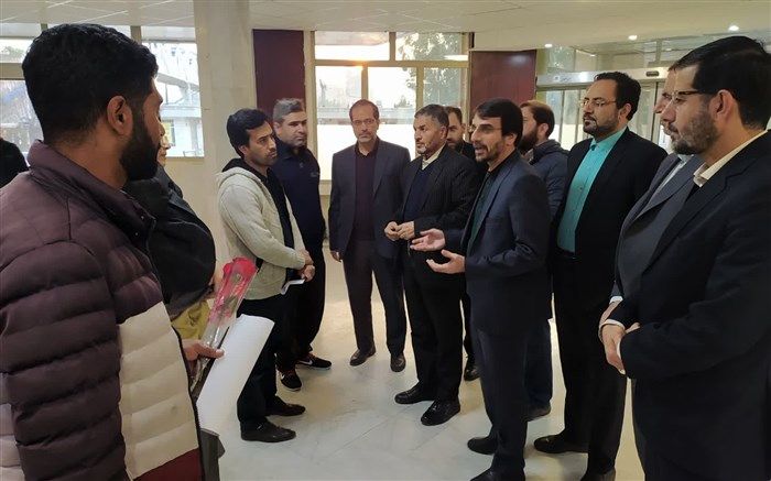 عیادت سرپرست دفتر وزراتی آموزش و پرورش از دانش‌آموزان آسیب‌دیده هنرستان نور قم