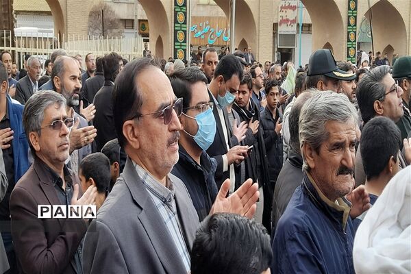 تشییع پیکر 15 شهید گلگون کفن تازه تفحص شده در یزد