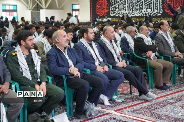 مجمع فرماندهان پیشگام بسیج دانش‌آموزی اصفهان در گلزار شهدا