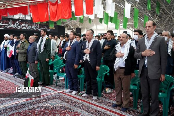 مجمع فرماندهان پیشگام بسیج دانش‌آموزی اصفهان در گلزار شهدا