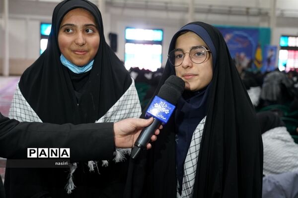 مجمع فرماندهان پیشگام بسیج دانش‌آموزی اصفهان در گلزار شهدا
