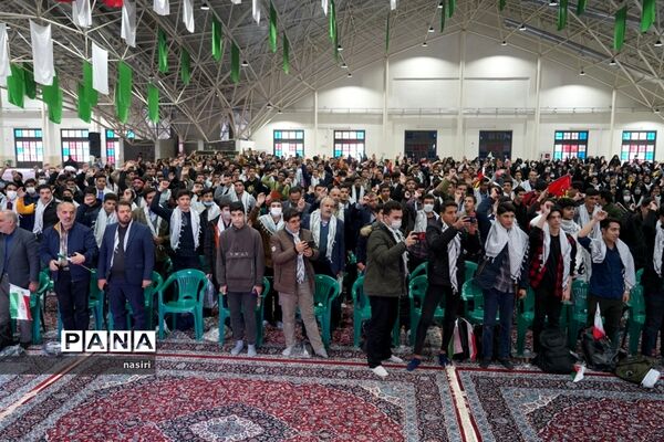 مجمع فرماندهان پیشگام بسیج دانش‌آموزی اصفهان در گلزار شهدا