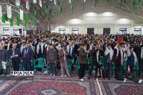 مجمع فرماندهان پیشگام بسیج دانش‌آموزی اصفهان در گلزار شهدا