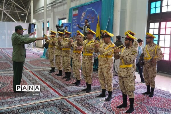 مجمع فرماندهان پیشگام بسیج دانش‌آموزی اصفهان در گلزار شهدا