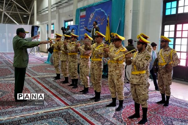 مجمع فرماندهان پیشگام بسیج دانش‌آموزی اصفهان در گلزار شهدا