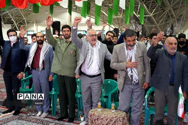 مجمع فرماندهان پیشگام بسیج دانش‌آموزی اصفهان در گلزار شهدا
