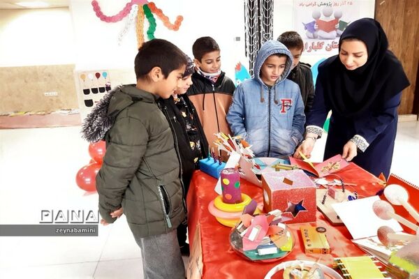 برگزاری نمایشگاه دست‌سازه‌های پژوهشی در منطقه کهریزک