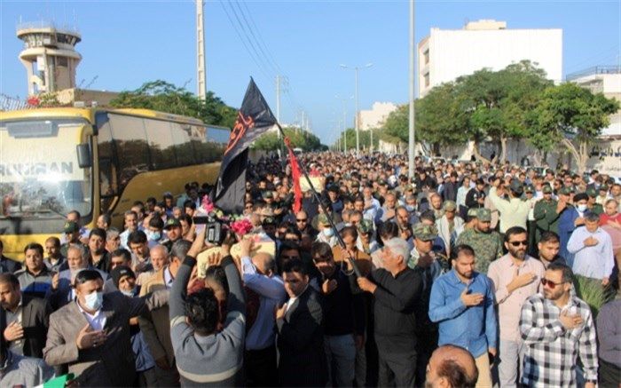 بوشهری‌ها به استقبال پیکرهای سه شهید گمنام آمدند