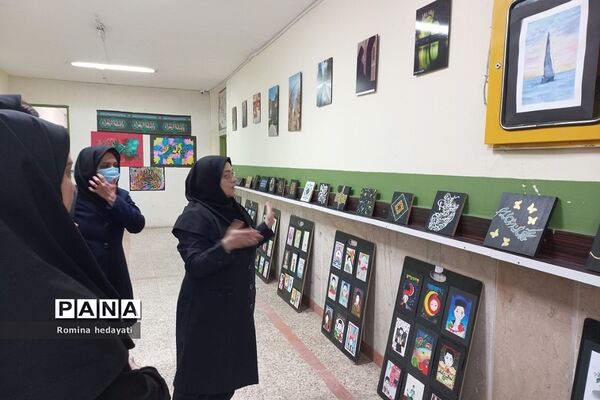 برگزاری نمایشگاه شمیم یاس در هنرستان مبتکران رودهن