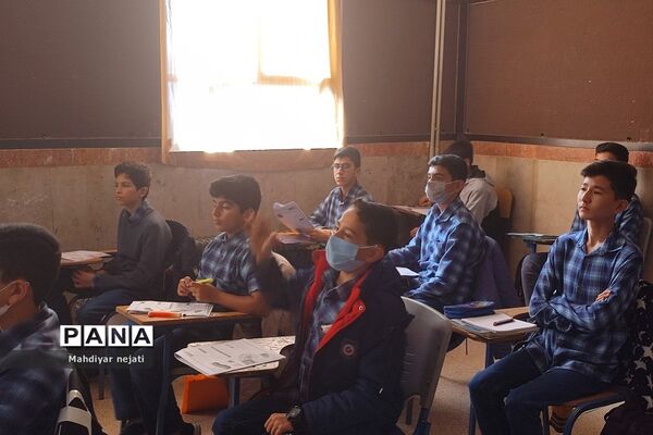 بازدید رئیس امور مدارس سمپاد کشور از مدرسه استعدادهای درخشان شهید بهشتی رودهن