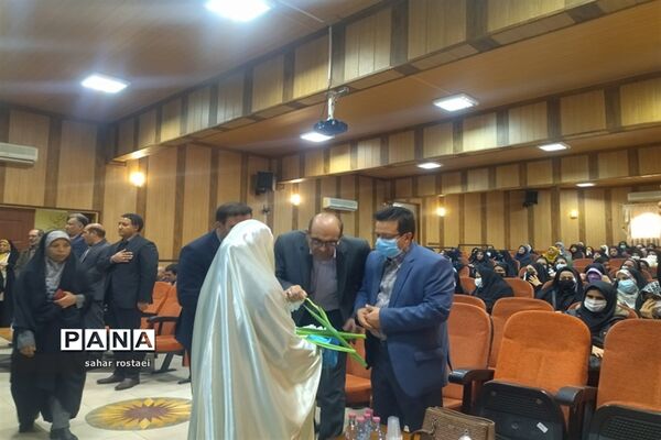 تجلیل از برگزیدگان مسابقات قرآنی ناحیه3 شیراز