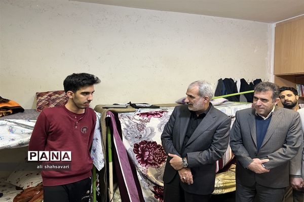 دیدار صمیمی وزیرآموزش و پرورش با دانشجویان دانشگاه فرهنگیان استان کرمانشاه