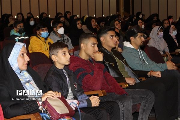 آئین تجلیل از دانش‌آموزان پژوهشگر در استان فارس