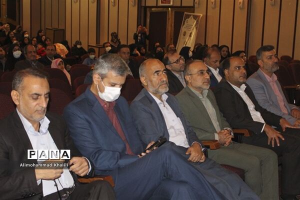 آئین تجلیل از دانش‌آموزان پژوهشگر در استان فارس