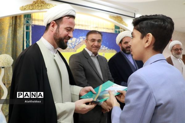 تجلیل از مقام آوران قرآنی آذربایجان شرقی