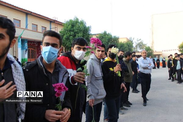 استقبال از شهید گمنام در مدرسه شاهد  شهید مطهری بوشهر