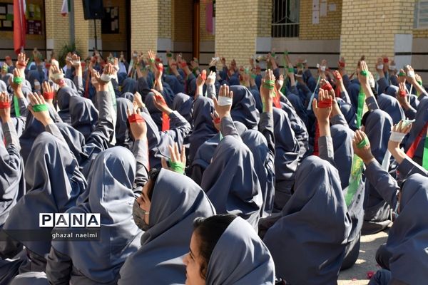 مراسم تشییع شهید گمنام در دبیرستان قاضی گله دار استان فارس