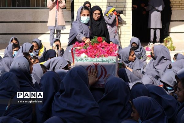 مراسم تشییع شهید گمنام در دبیرستان قاضی گله دار استان فارس