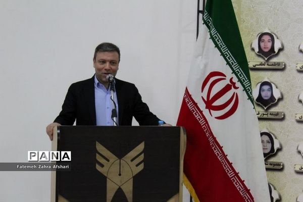 افتتاح اولین مدرسه متاورس استان و تجلیل از برگزیدگان پژوهشی شهرستان سمنان