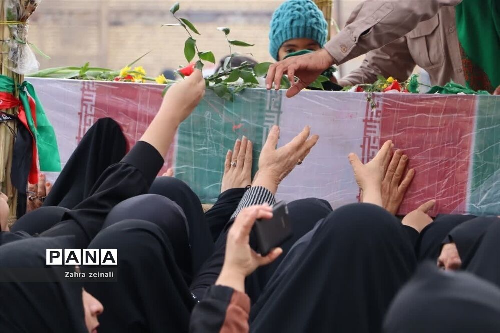 مراسم وداع با  شهید گمنام هشت سال دفاع‌مقدس در شهرستان اقلید