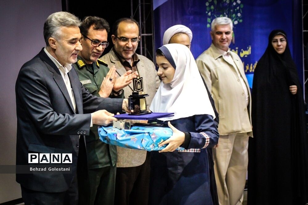 آیین تجلیل از برگزیدگان پژوهش و فناوری آذربایجان غربی