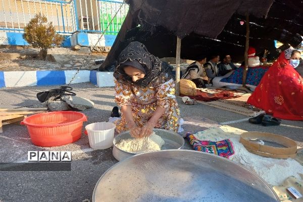جشنواره غذای سنتی چهارمحال وبختیاری و شب یلدا در دبیرستان مرضیه