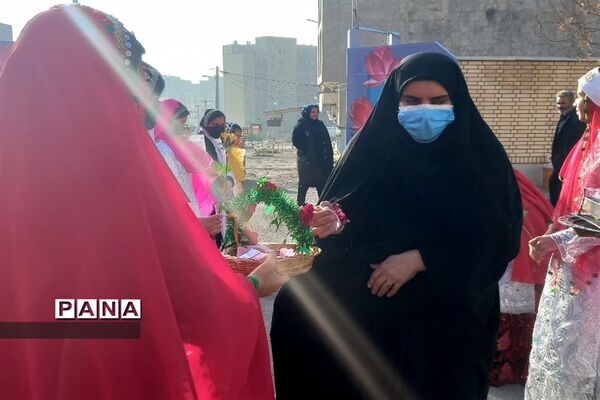 جشنواره غذای سنتی چهارمحال وبختیاری و شب یلدا در دبیرستان مرضیه