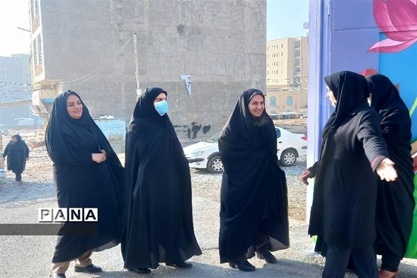 جشنواره غذای سنتی چهارمحال وبختیاری و شب یلدا در دبیرستان مرضیه