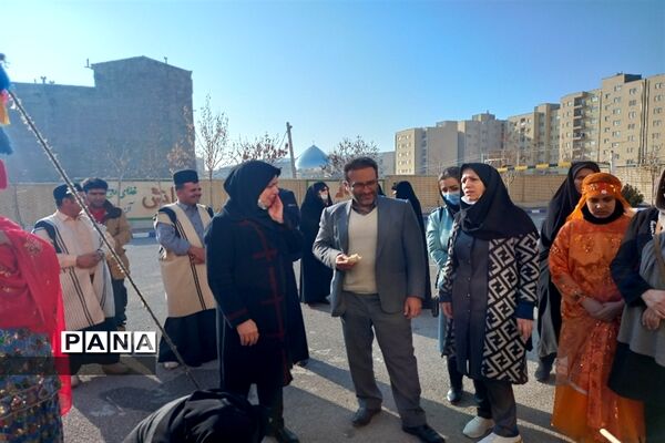جشنواره غذای سنتی چهارمحال وبختیاری و شب یلدا در دبیرستان مرضیه