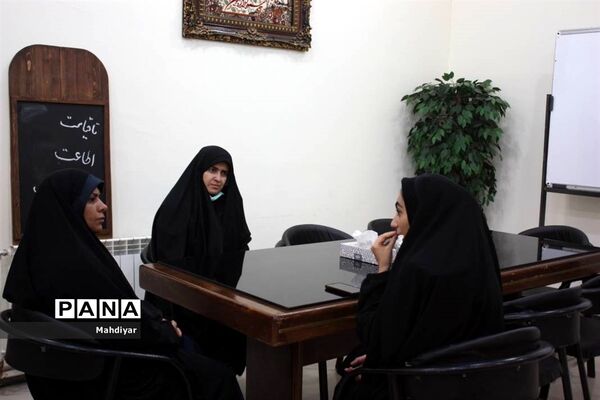 دیدارخبرنگاران ‌دانش‌آموز خبرگزاری پانا با سرپرست آموزش و پرورش بخش جوادآباد