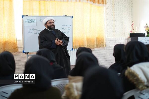 دیدار نماینده ترشیز با دانش‌آموزان مدارس کاشمر