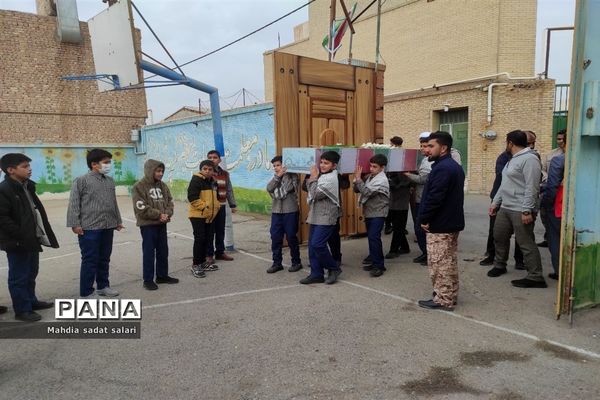 استقبال دانش‌آموزان یزدی از شهدای گمنام