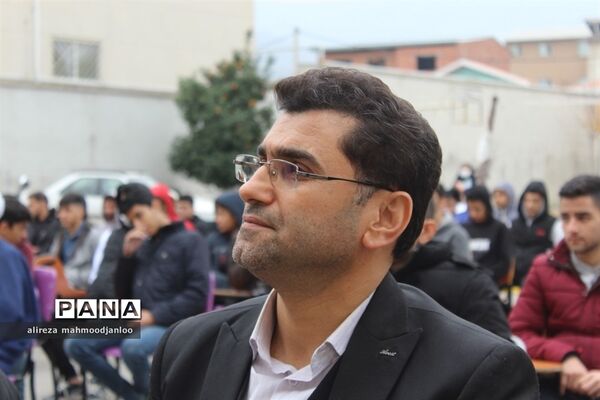 مراسم استقبال از شهید خوشنام در دبیرستان شهید باهنر گلوگاه