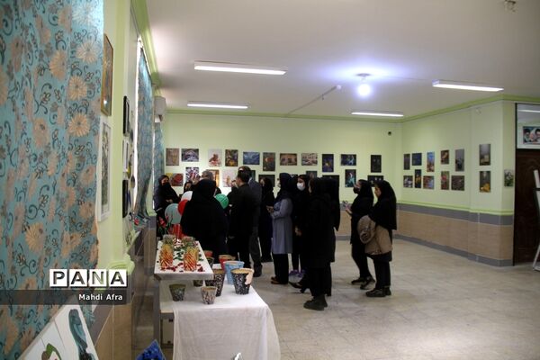 افتتاح نمایشگاه دست سازه های دانش‌آموزان هنرستان فرزانگان شهرستان بهبهان