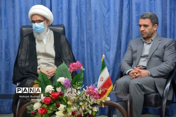 دیدار معاون وزیرآموزش و پرورش با نماینده ولی فقیه در استان  و امام جمعه بوشهر