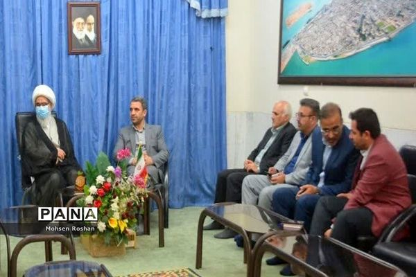 دیدار معاون وزیرآموزش و پرورش با نماینده ولی فقیه در استان  و امام جمعه بوشهر