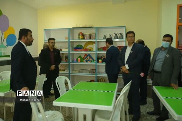 بازدید روسای ادارات مدارس غیر دولتی قطب 6 کشور از دبستان هیات امنایی باهنر بوشهر