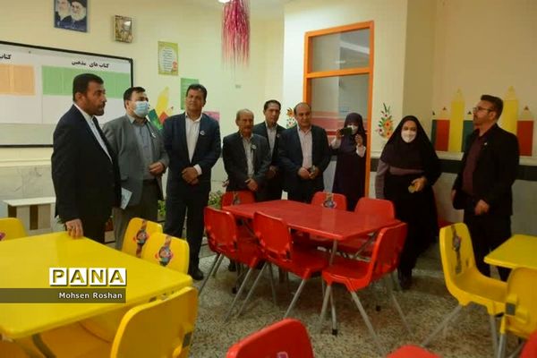 بازدید روسای ادارات مدارس غیر دولتی قطب 6 کشور از دبستان هیات امنایی باهنر بوشهر