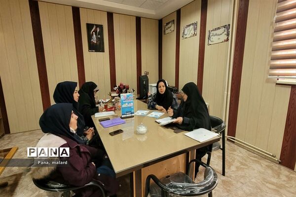 جلسه  قطبی متمرکز استانی تفکر و سبک زندگی در ملارد