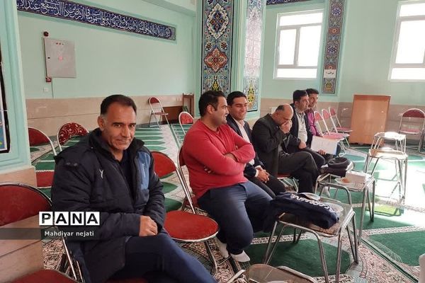 نشست هم‌دلی و همفکری همکاران فرهنگی  مقطع متوسطه دوم  آموزش و پرورش منطقه رودهن