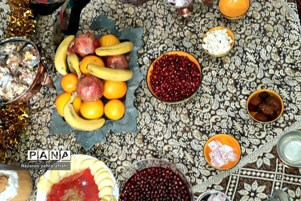 جشن یلدا در دبستان حضرت زهرا(س)۲ رودهن