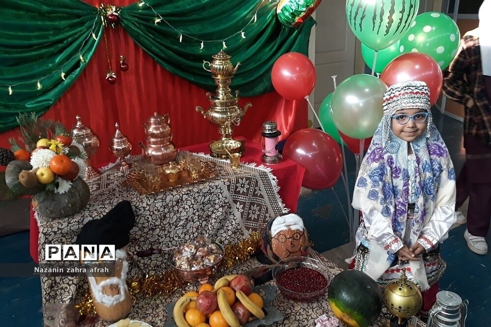 جشن یلدا در دبستان حضرت زهرا(س)۲ رودهن