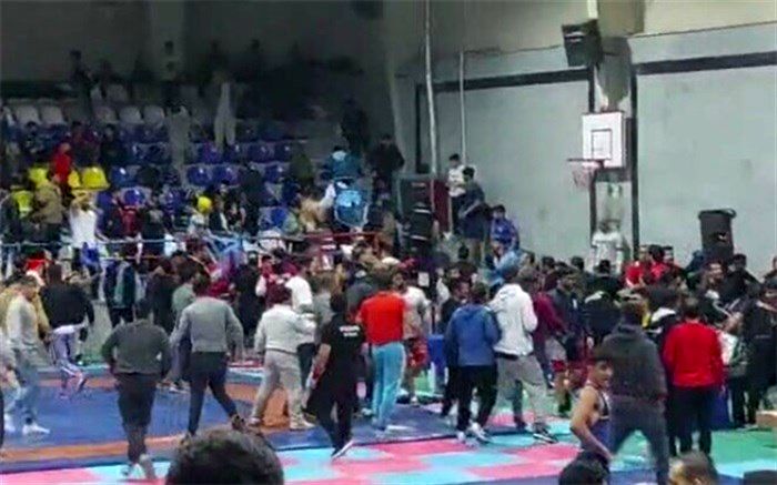 بزن بزن در مسابقات انتخابی کشتی با مداخله نیروی انتظامی به پایان رسید