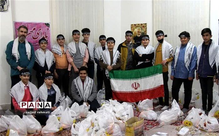 150 بسته میوه یلدای فاطمی بین دانش‌آموزان نیازمند شهرضایی توزیع شد