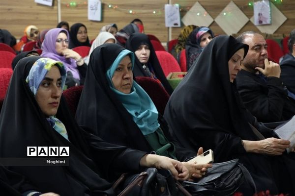 حافظ خوانی در دبیرستان هفت تیر منطقه ۱۳