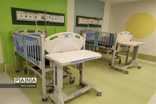 بازدید مدیرآموزش و پرورش منطقه ۱۸ از بیمارستان کودکان حکیم