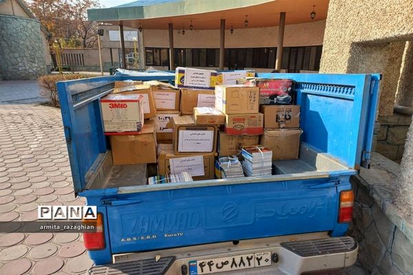 اهدای کتاب به کتابخانه‌های محروم  وکم‌برخوردار روستایی