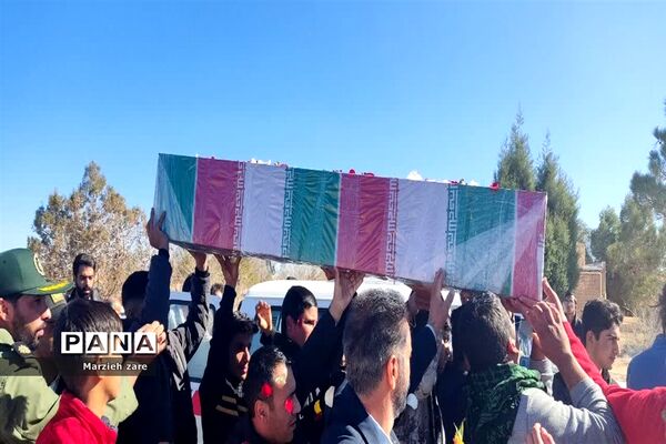 استقبال دانش‌آموزان گاریزات از شهدای گمنام