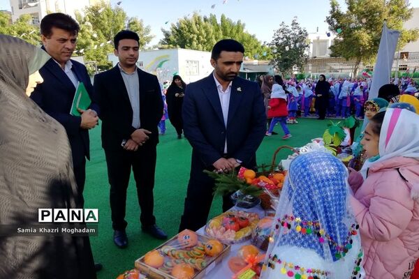   مراسم یک روز بدون کیف در مدرسه  هیات امنایی شهید فولادی یک بوشهر